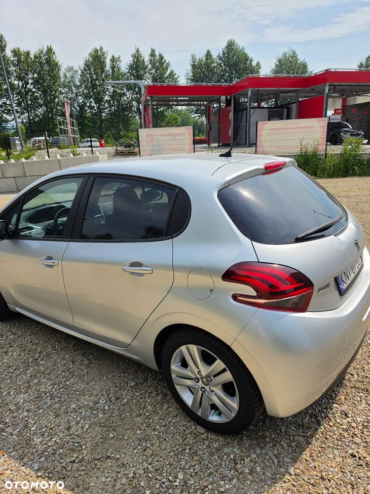 Peugeot 208 82 PureTech Style - 5