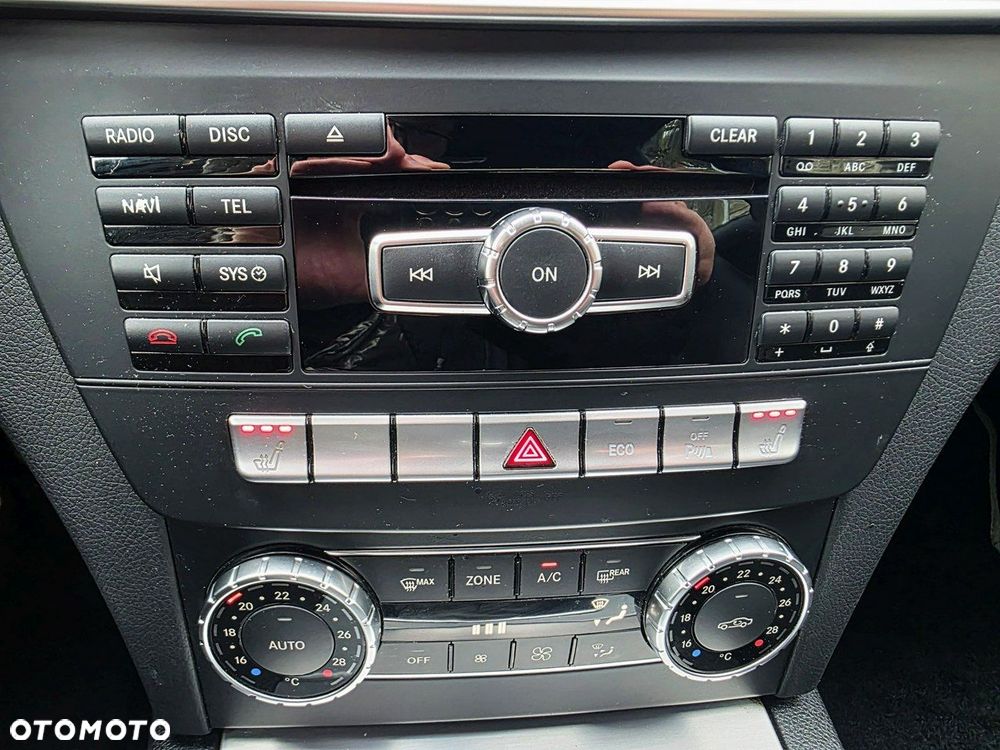 Mercedes-Benz Klasa C 180 T Edition - 19