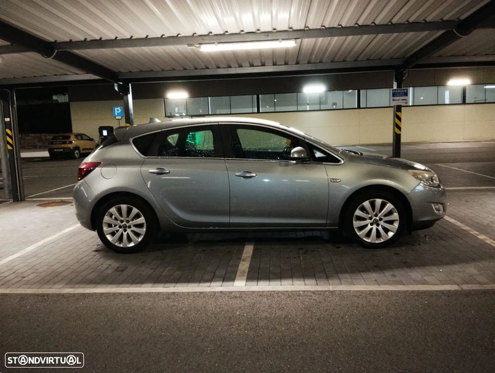Opel Astra 1.3 CDTi Cosmo - 2