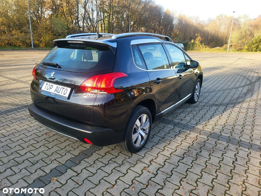 Peugeot 2008 1.2 Pure Tech Allure S&S - 39