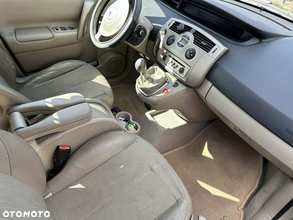 Renault Grand Scenic Gr 1.9 dCi Alize - 22