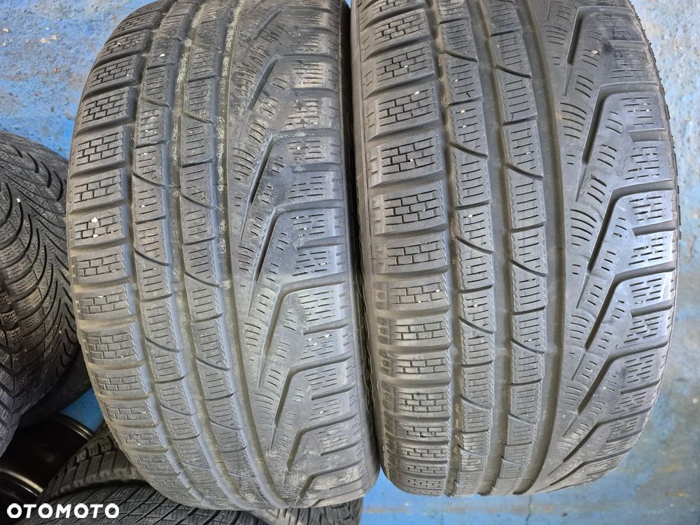 Opony PIRELLI SOTTOZERO WINTER  235/40 R19 - 1