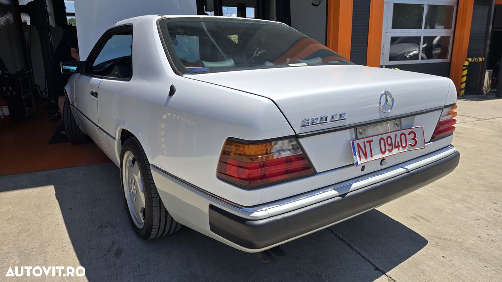 Mercedes-Benz W124 - 38