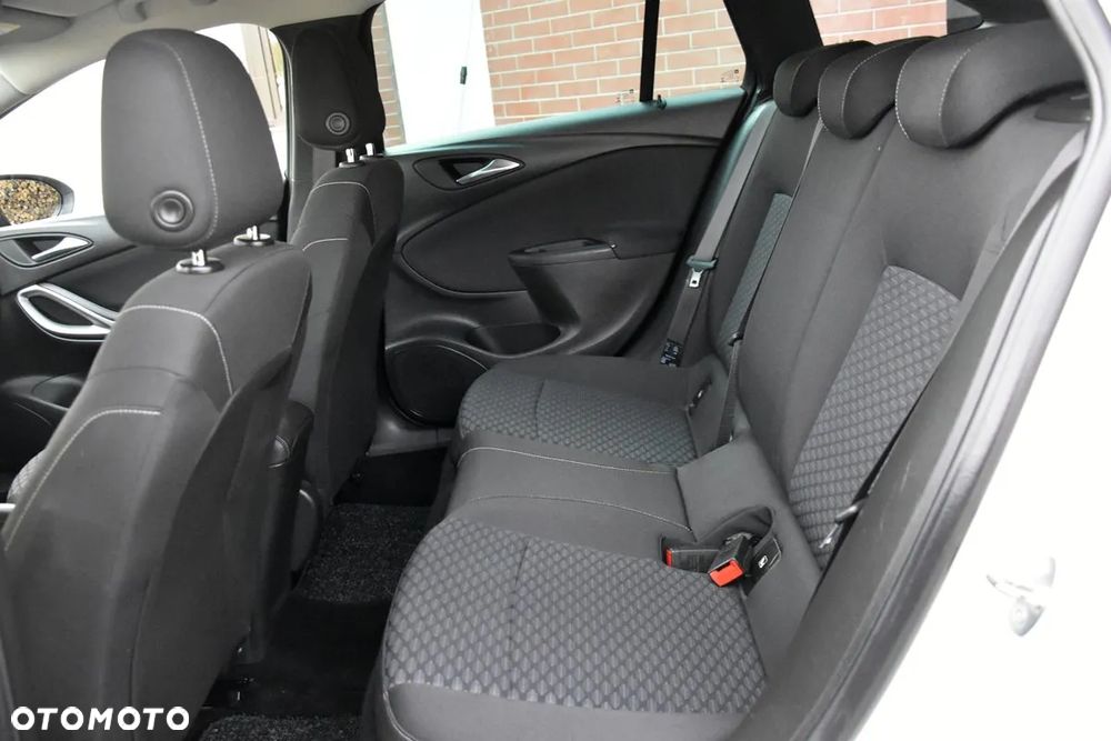 Opel Astra 1.4 Turbo Innovation - 22