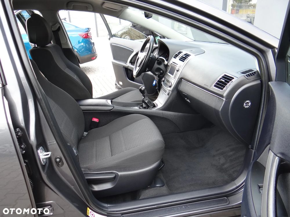 Toyota Avensis Touring Sports 1.8 Executive - 34