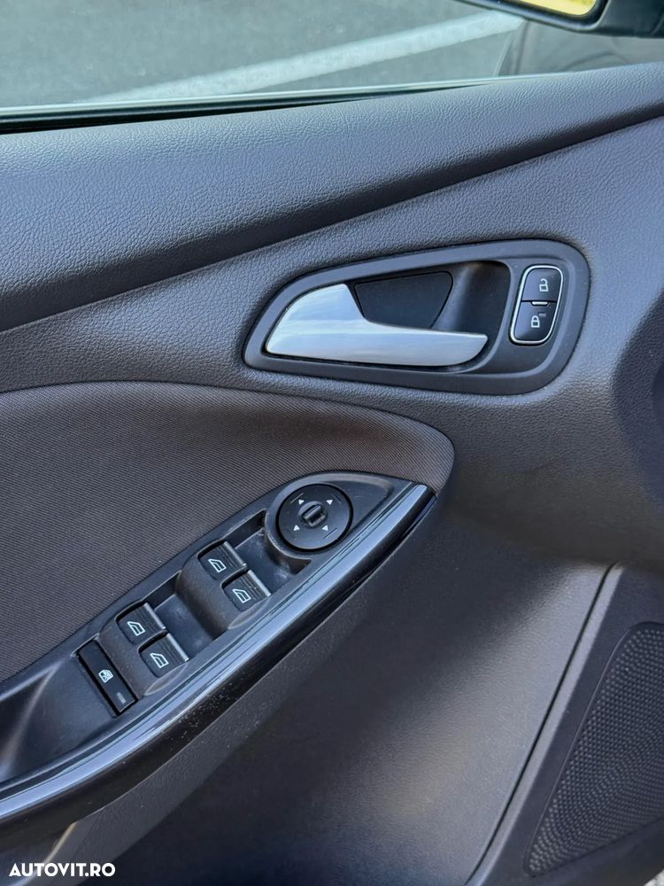 Ford Focus 1.5 Ecoboost Titanium Business - 26