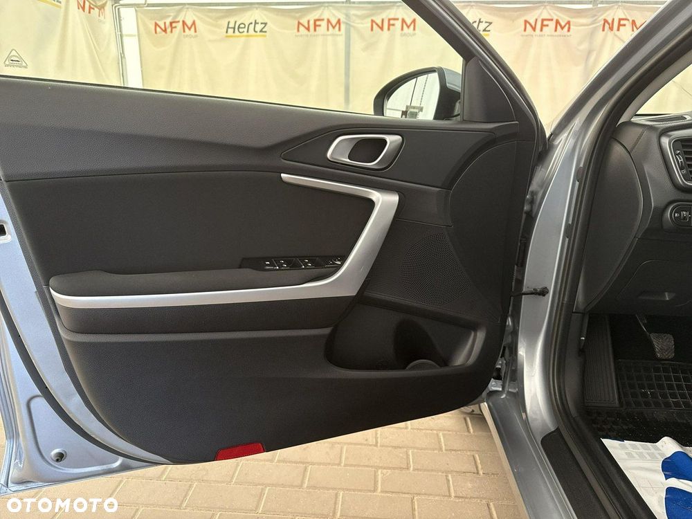 Kia Ceed - 10