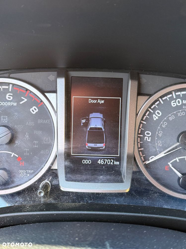 Toyota Tacoma - 6
