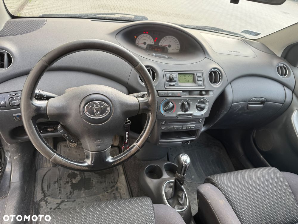 Toyota Yaris - 14