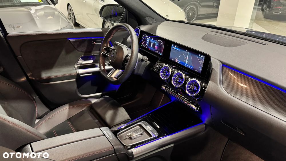 Mercedes-Benz GLA 200 AMG Line - 28