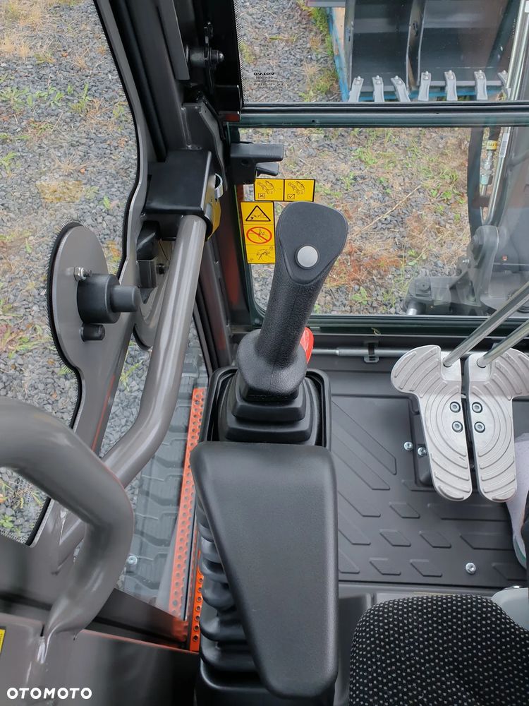Volvo ECR25D NOWA DOSTĘPNA OD RĘKI, SZYBKOZŁĄCZE, DŁUGIE RAMIĘ, OBRÓT W OBRYSIE - 8