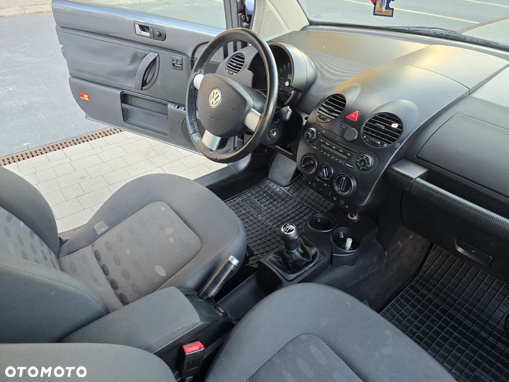 Volkswagen New Beetle - 21