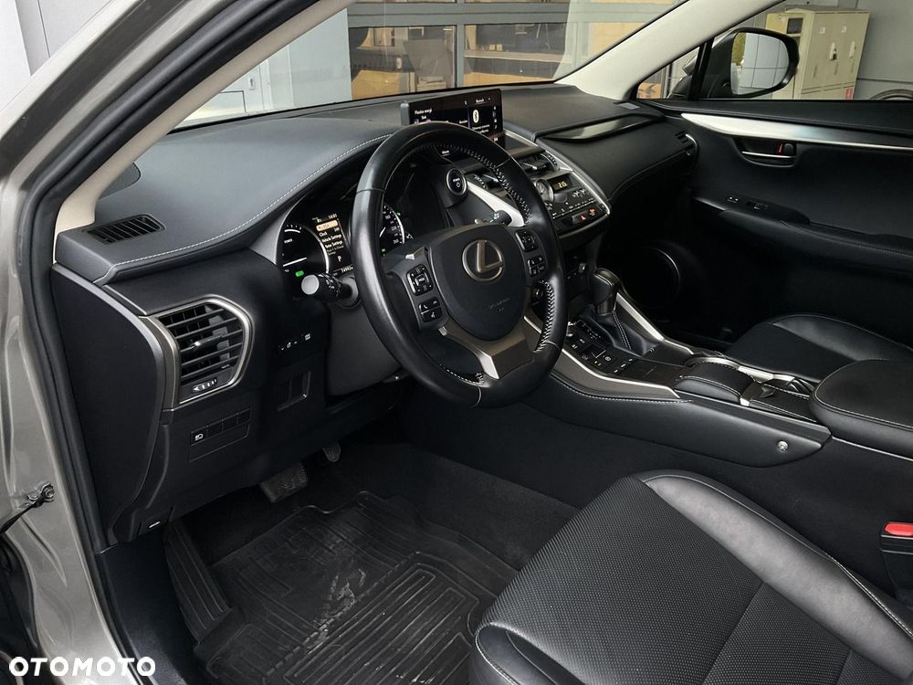 Lexus NX 300h Comfort AWD - 12