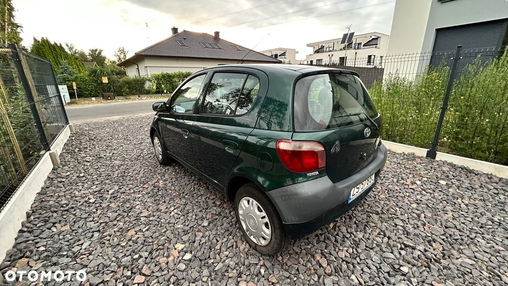 Toyota Yaris - 4