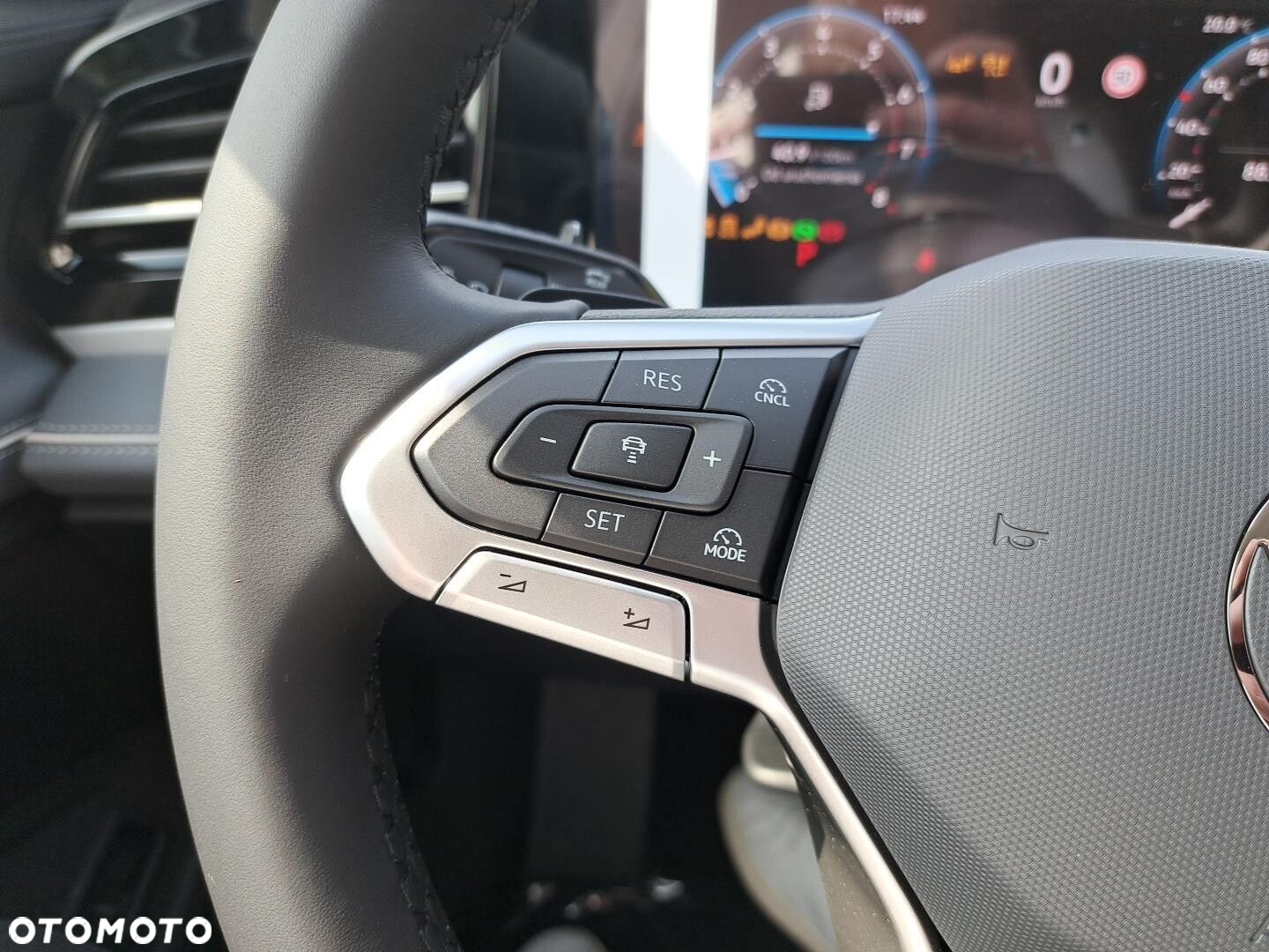 Volkswagen Passat 2.0 TSI Elegance DSG - 28