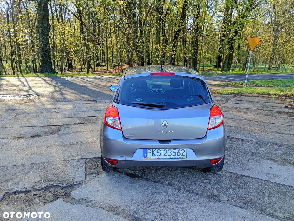 Renault Clio - 7