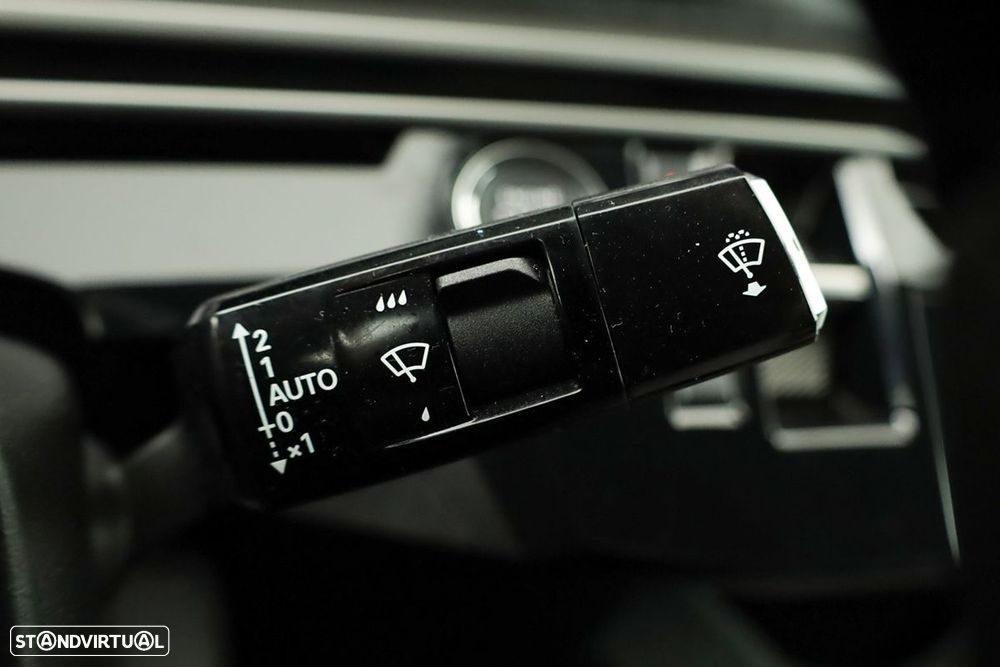 Peugeot 3008 1.2 Hybrid Allure e-DCS6 - 17