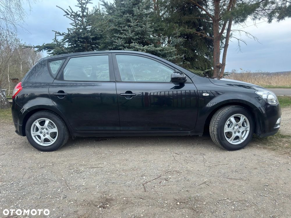 Kia Ceed 1.4 CVVT Dream-Team Edition - 25