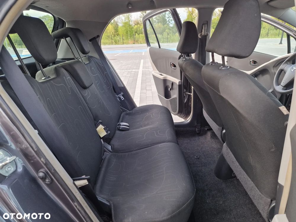 Toyota Yaris 1.0 Premium - 17