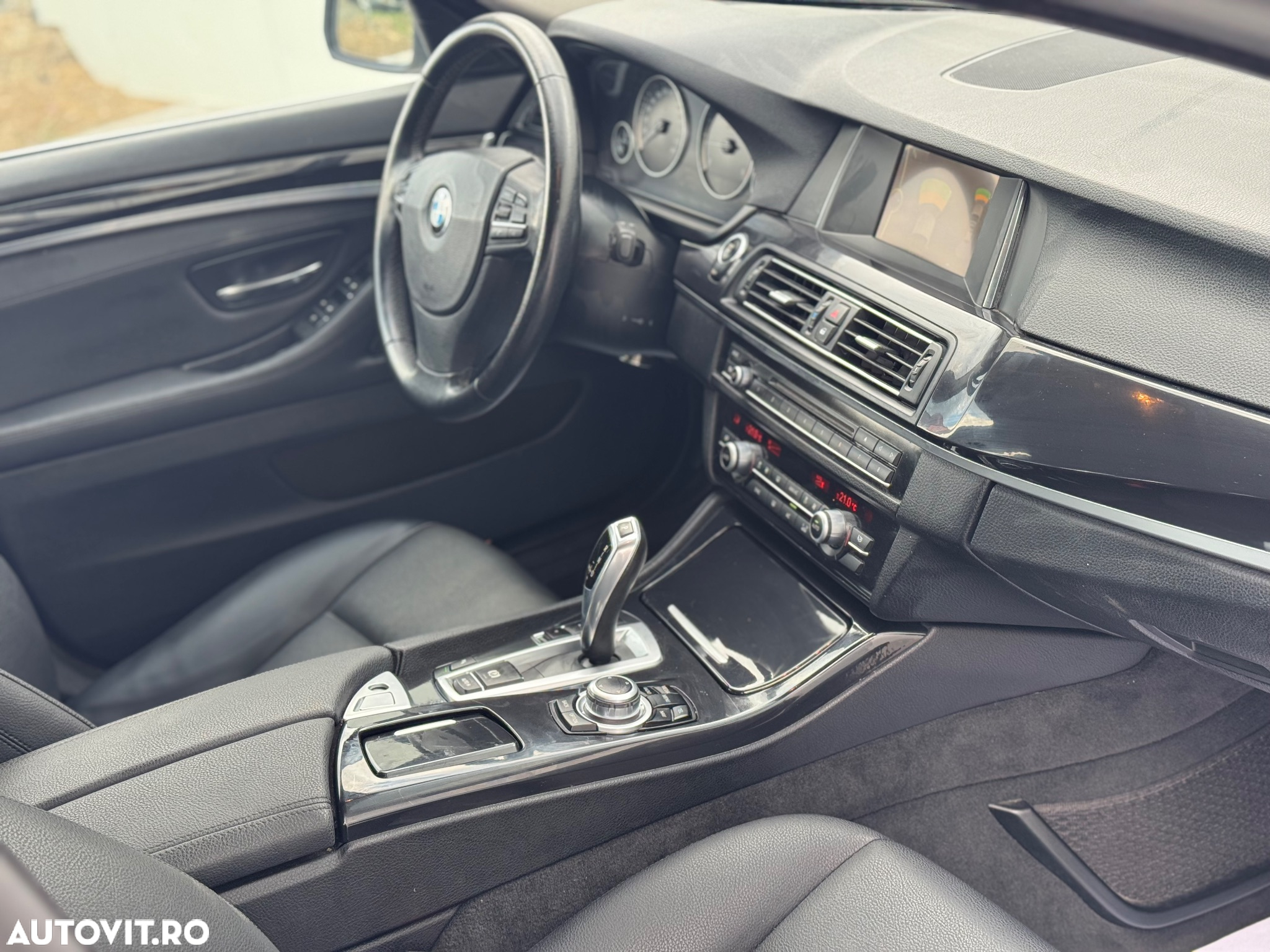 BMW Seria 5 520d Touring Aut. Modern Line - 9