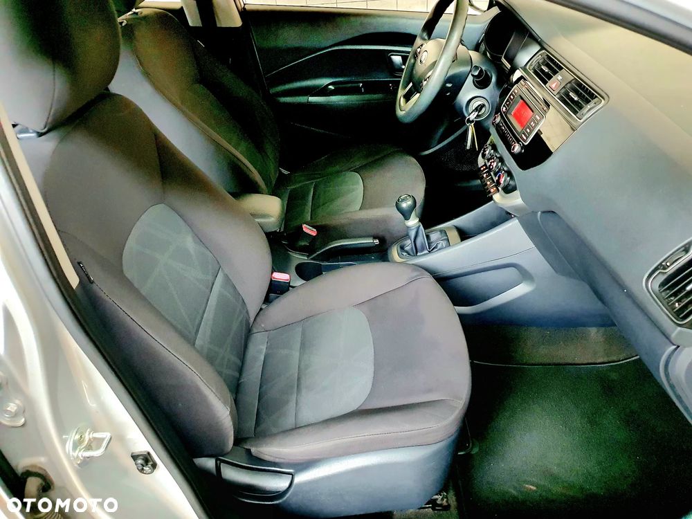 Kia Rio 1.2 L - 15