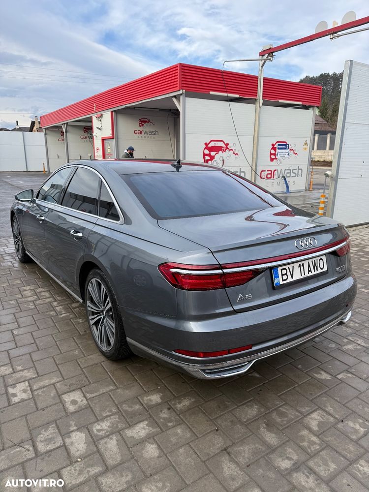 Audi A8 - 6