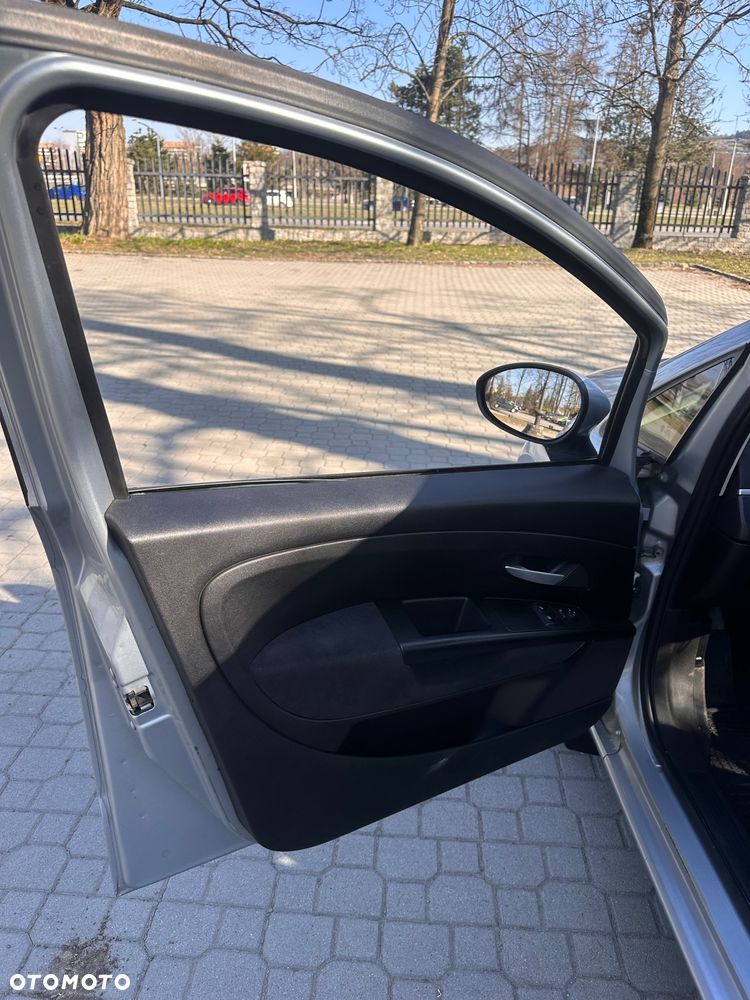 Fiat Grande Punto - 10