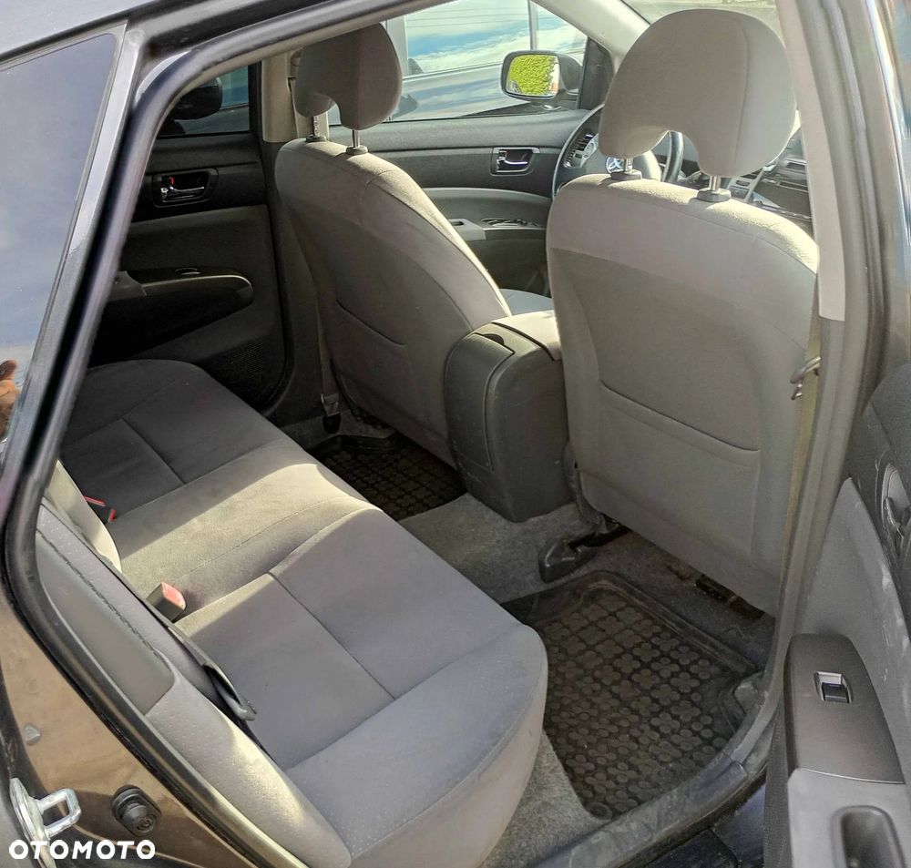 Toyota Prius 1.5 VVT-i Sol - 6