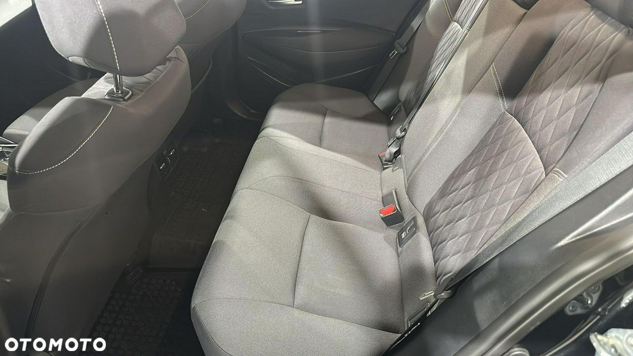 Toyota Corolla - 16