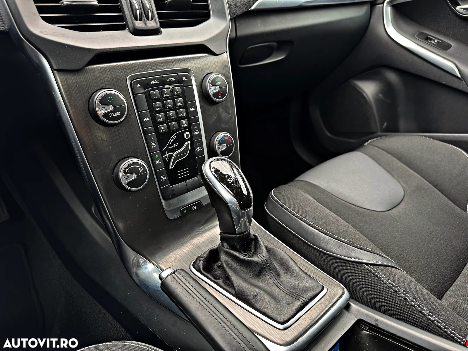 Volvo V40 D2 Aut. Summum - 11