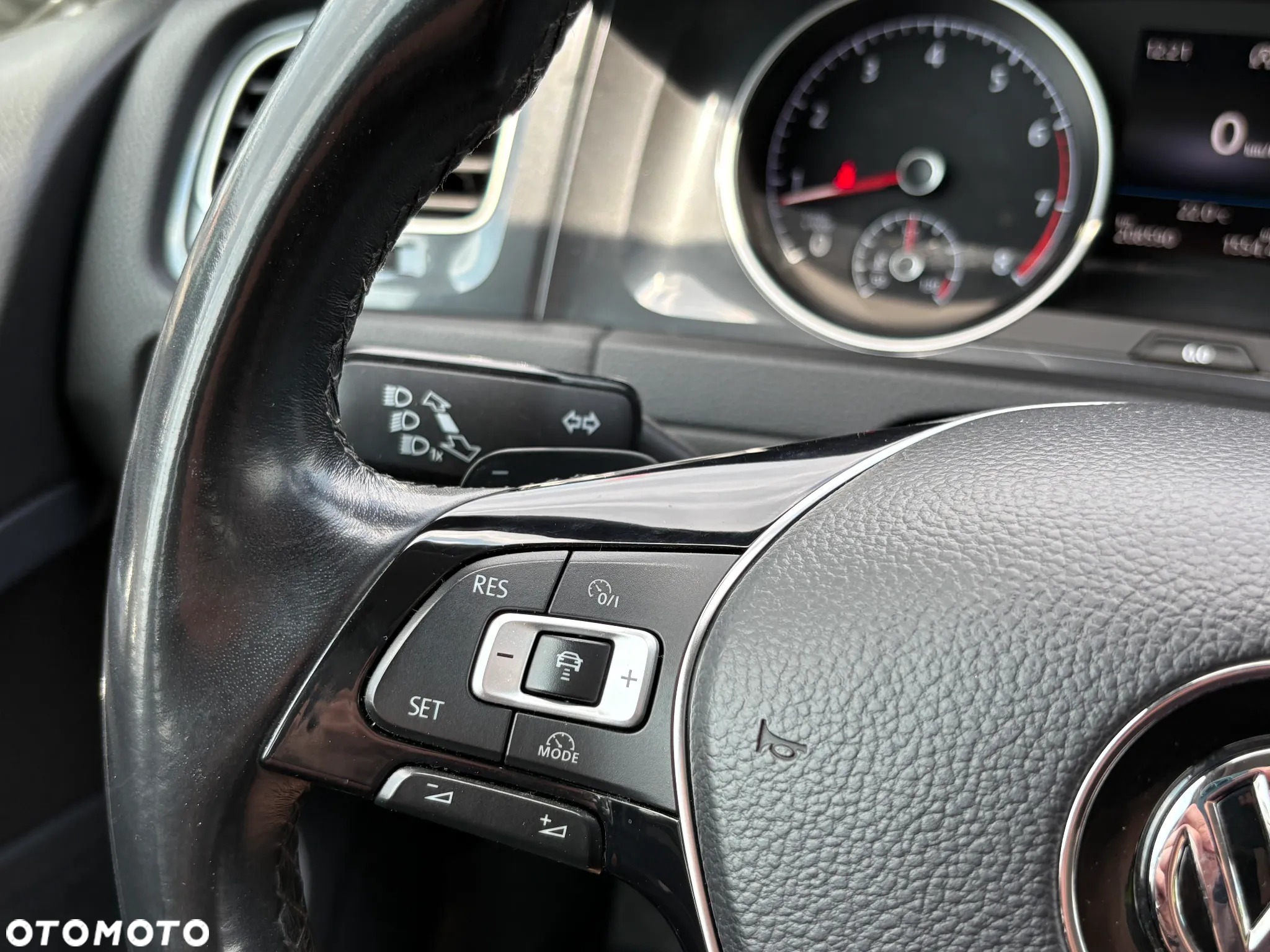 Volkswagen Golf VII 1.4 TSI BMT Comfortline DSG - 14