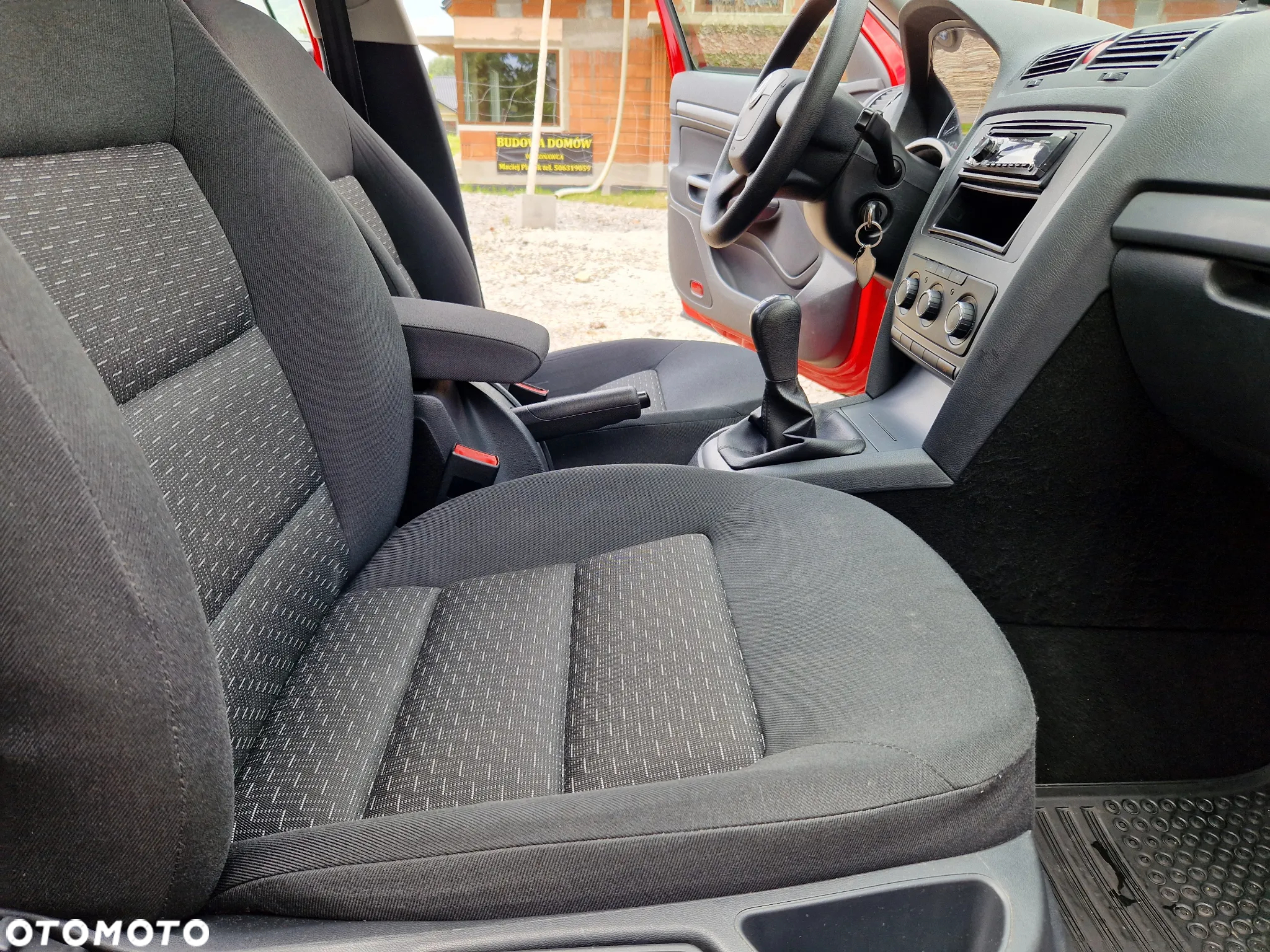 Skoda Octavia 1.6 Ambiente - 25