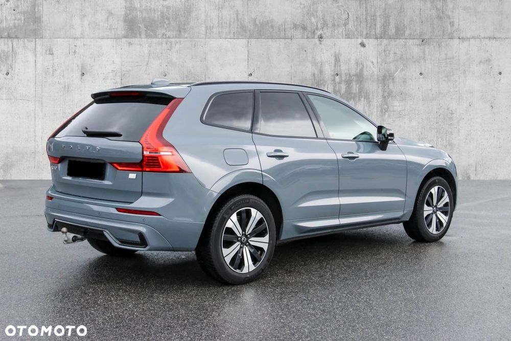 Volvo XC 60 T6 Plug-In Hybrid AWD Plus Dark - 4