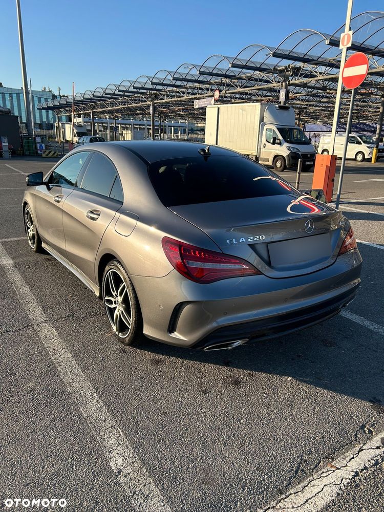 Mercedes-Benz CLA 220 4-Matic AMG Line - 3