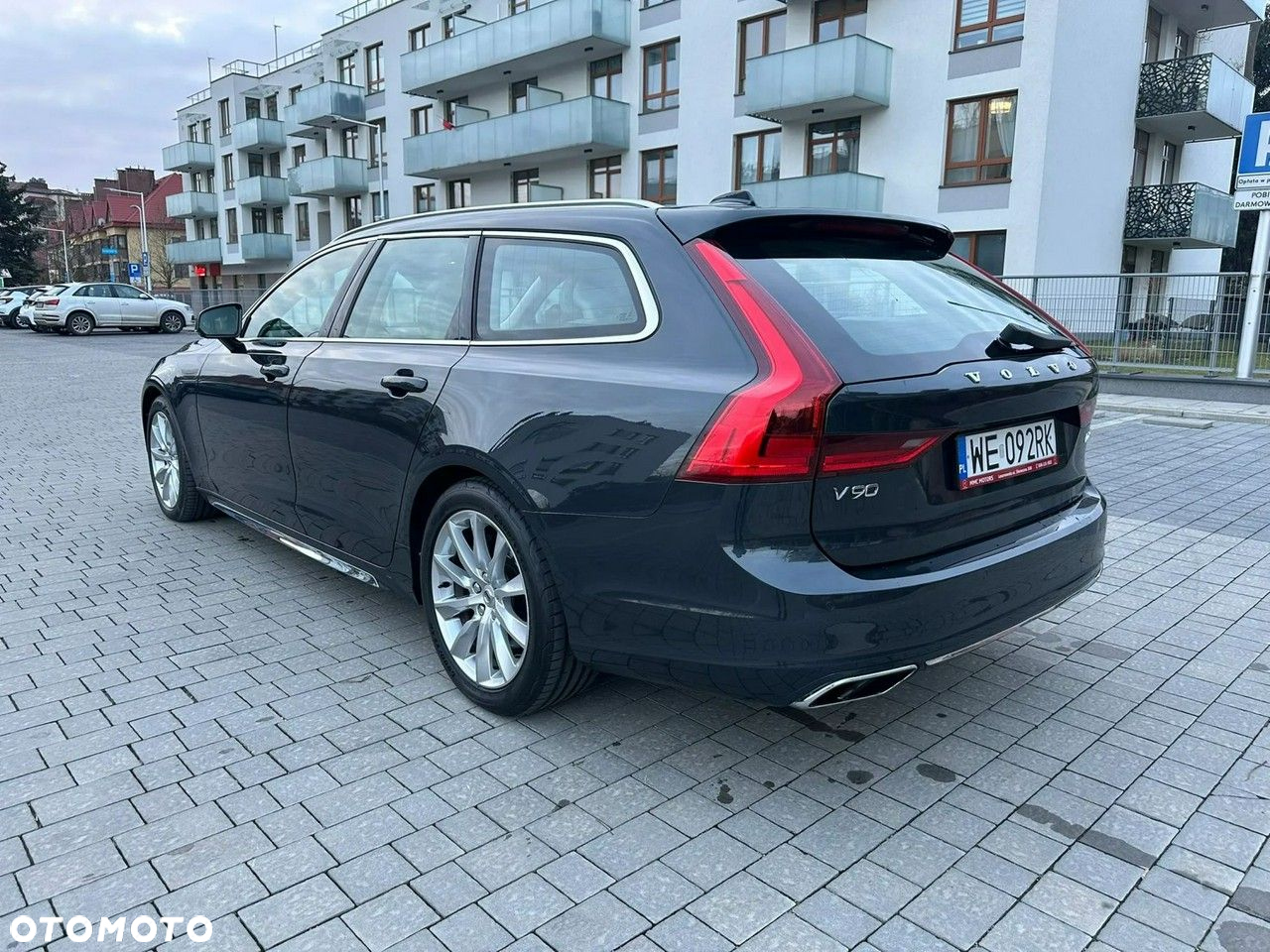 Volvo V90 D5 AWD Momentum - 3