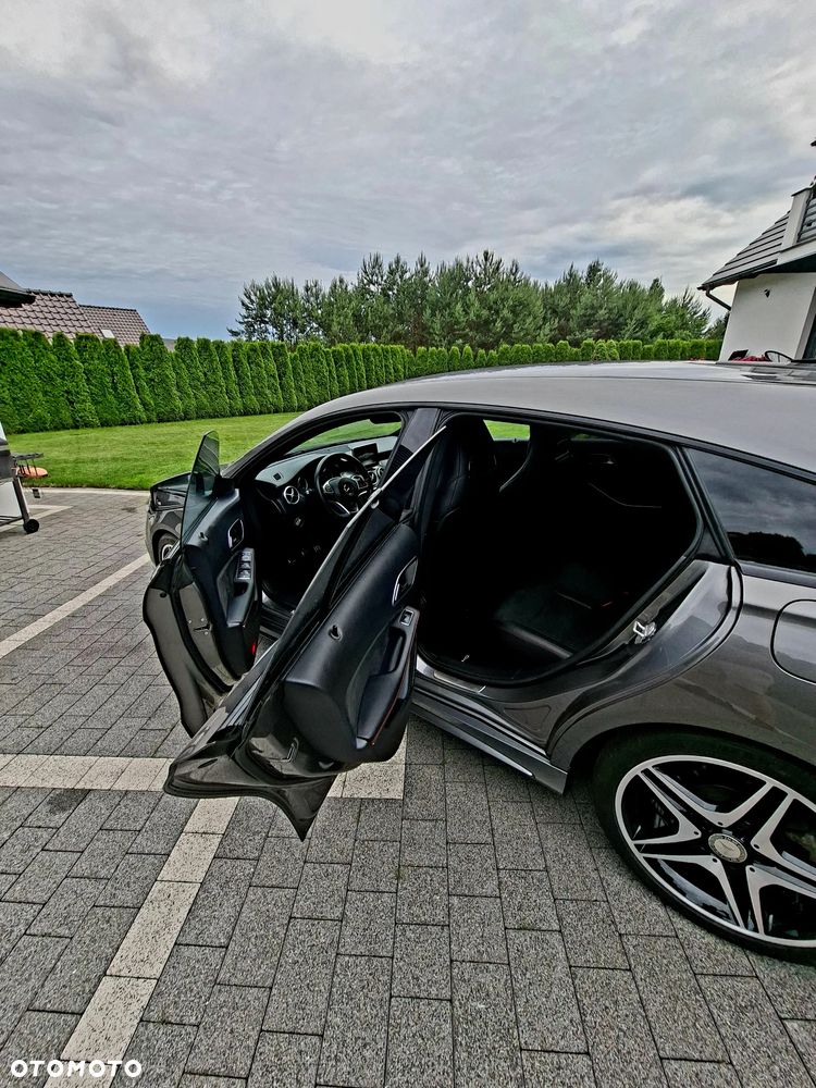 Mercedes-Benz CLA 200 Orange Art Edition - 13
