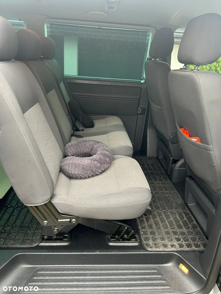 Volkswagen Caravelle - 11