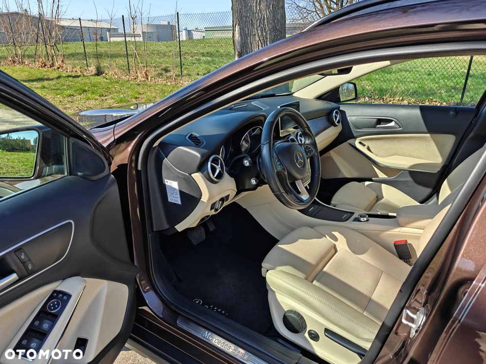 Mercedes-Benz GLA 200 (CDI) d 7G-DCT Style - 12