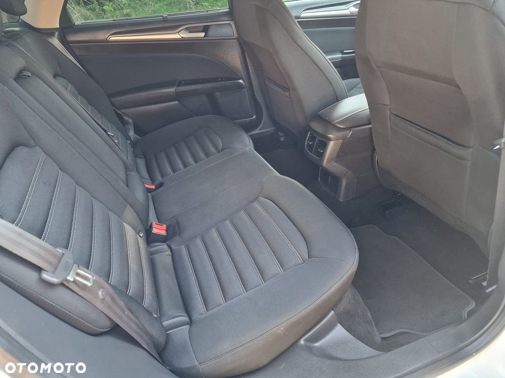 Ford Mondeo 2.0 TDCi Titanium PowerShift - 13
