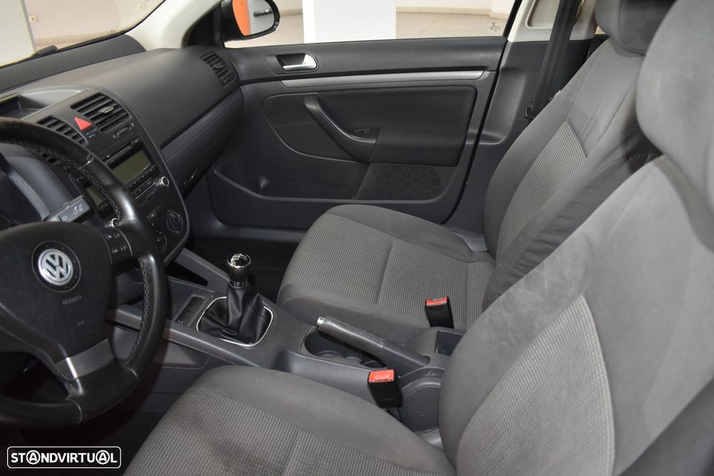 VW Jetta 1.9 TDi BlueM. Confortline - 22
