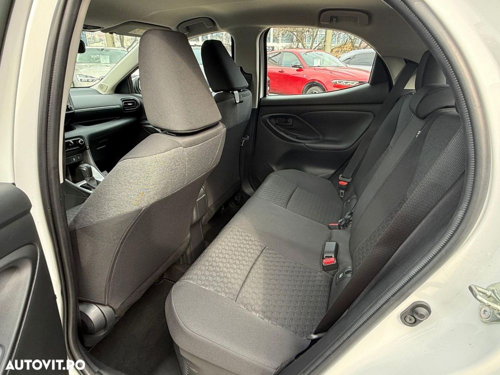 Toyota Yaris 1.5 VVT-i HSD Exclusive Style - 10
