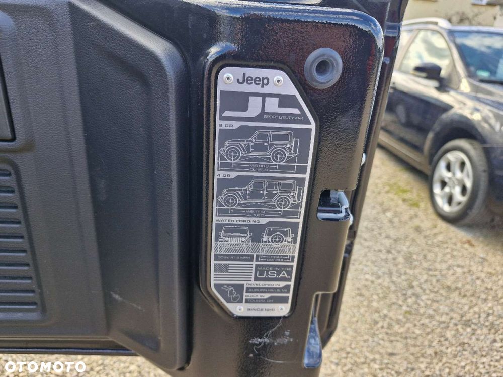 Jeep Wrangler - 21