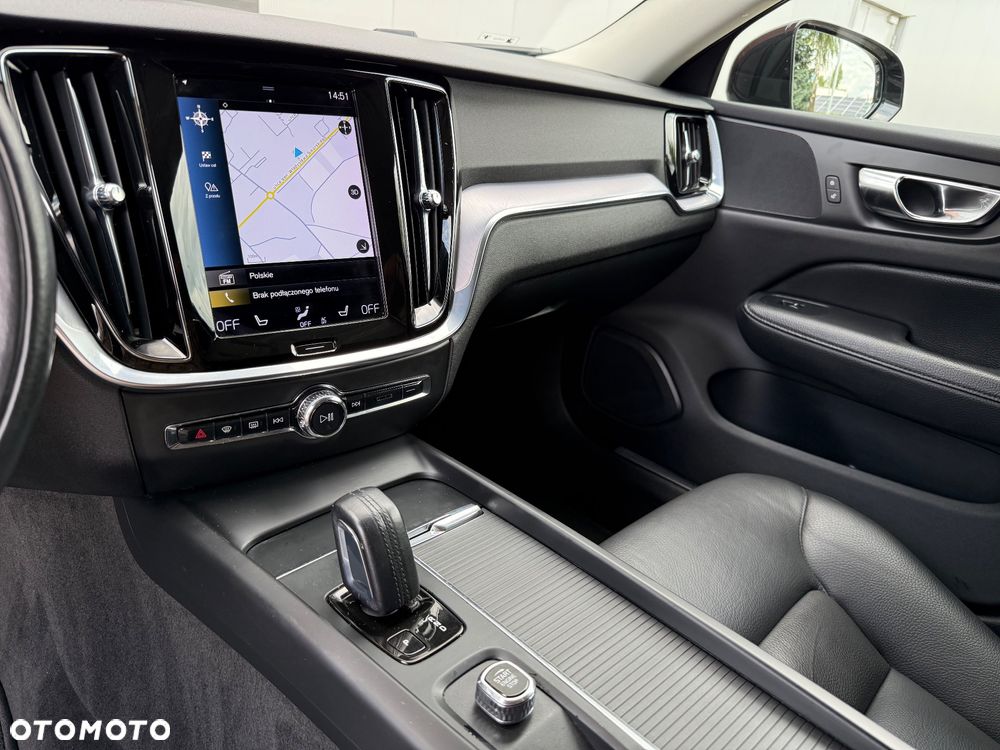 Volvo V60 B3 B DKG Momentum Pro - 16