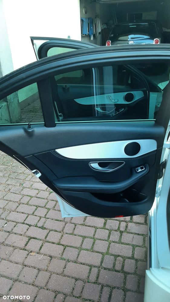 Mercedes-Benz Klasa C 300 7G-TRONIC - 19
