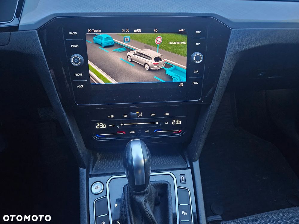 Volkswagen Passat Variant - 37