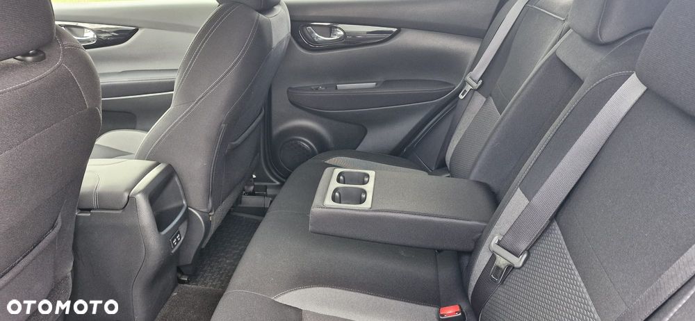 Nissan Qashqai 1.3 DIG-T N-Connecta EU6d - 4