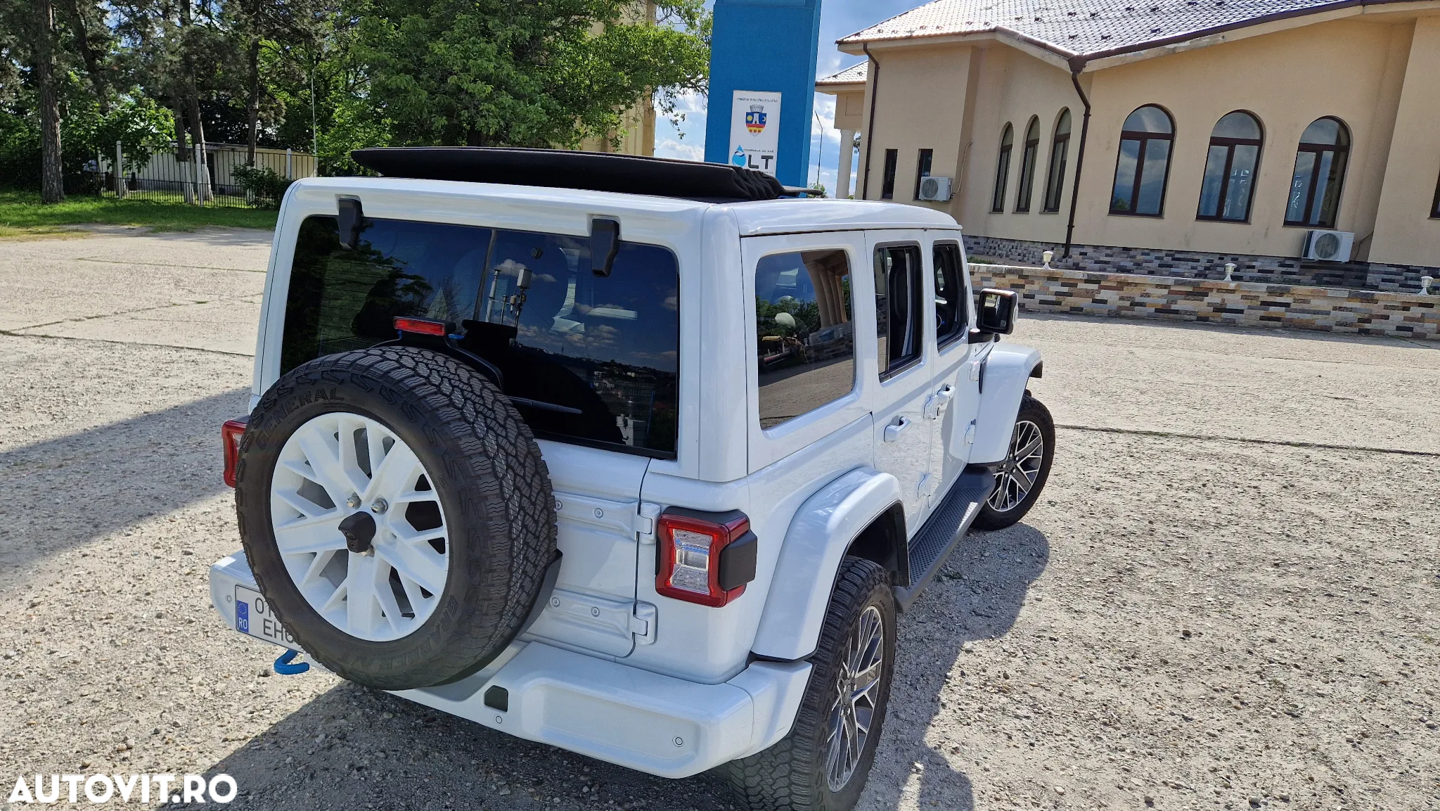 Jeep Wrangler - 4