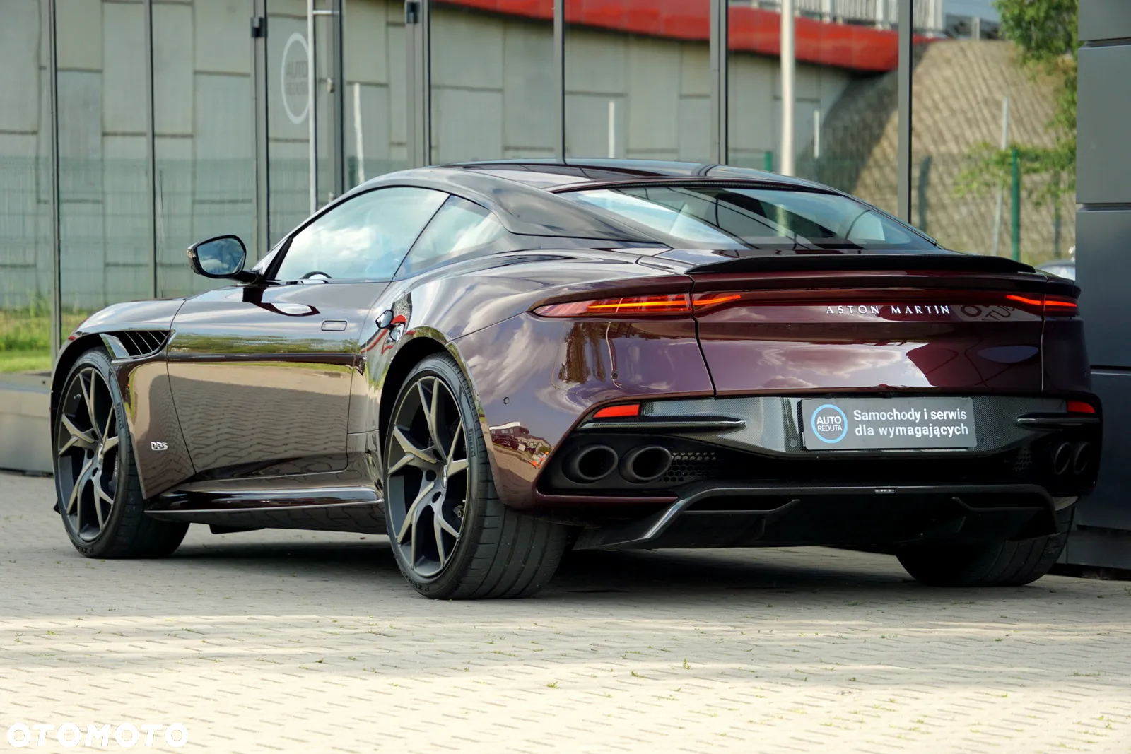 Aston Martin DBS Superleggera Standard - 6