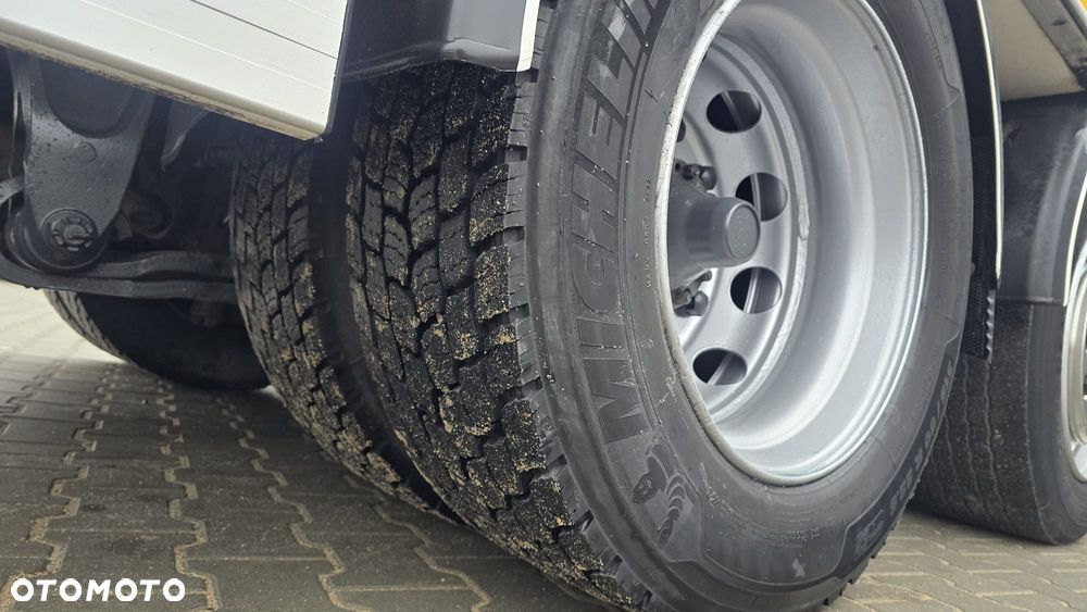 Scania P320 Euro 6 6x2 chłodnia izoterma kurierka 20 palet niski przebieg! super stan! rama do zabudowy laweta - 35