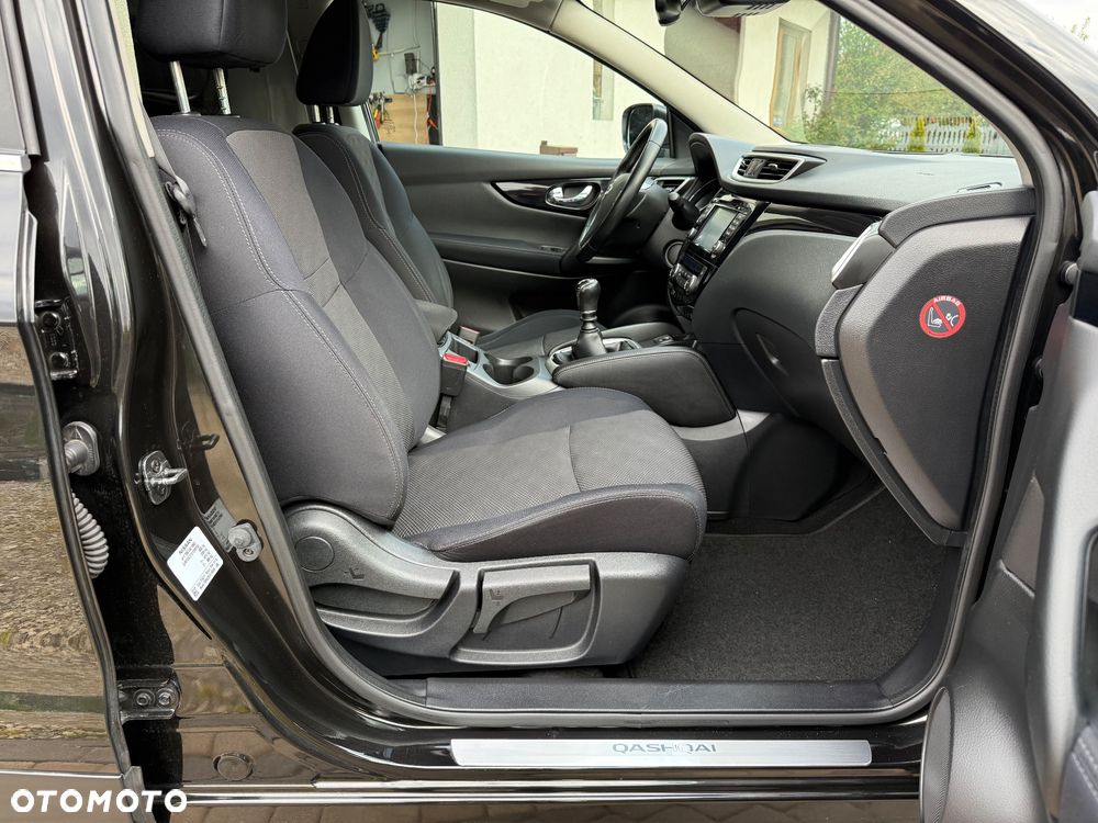 Nissan Qashqai 1.6 DIG-T N-Connecta - 18